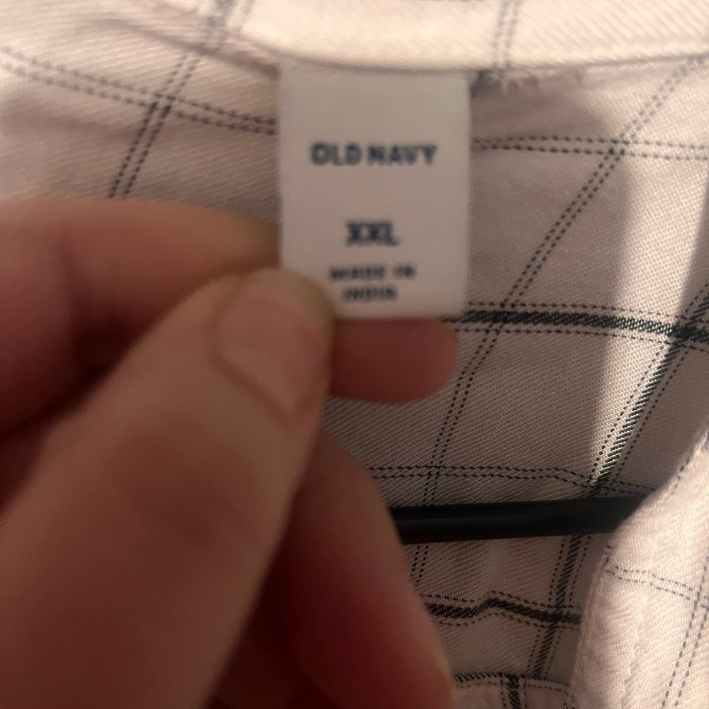Old Navy White and Black Plaid Shirt - Picture 2 of 2